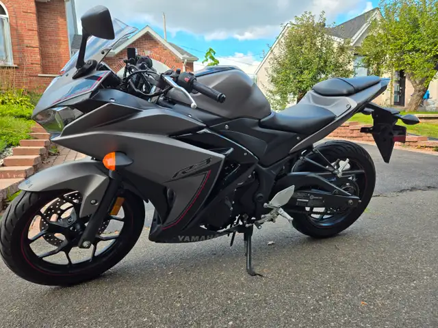 Moto Yamaha R3 2016 in Sport Bikes in Laurentides - Image 3