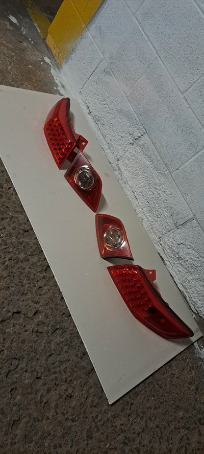 2003 - 2004 - 2005 - 2006- 2007 - 2008 Infiniti fx35 Tail lights