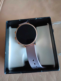 Reduced price! Need gone. Women's gen 6 smartwatch 