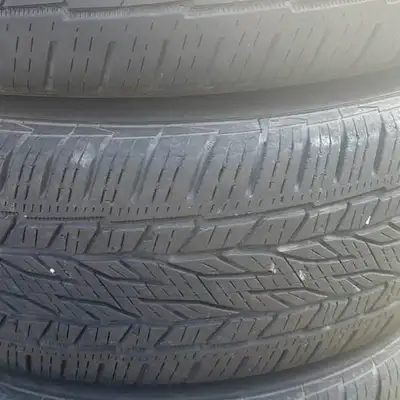 255/60R19 w rims great condition previously used for a Saturn. price for set