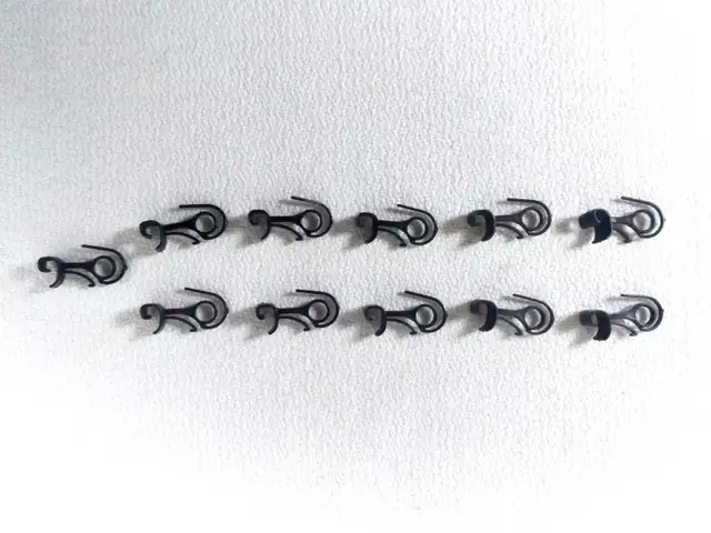 Lot #1 Model Train Horn Hook Couplers (11) in Hobbies & Crafts in Moncton - Image 2