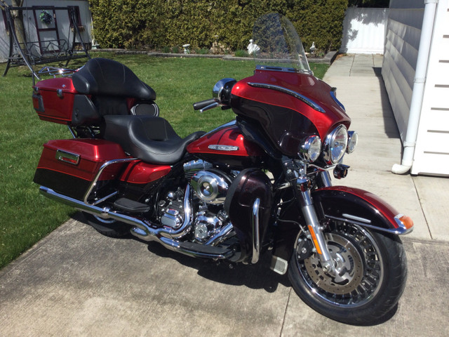 2012 Harley Davidson ULTRA LIMITED in Street, Cruisers & Choppers in St. Catharines