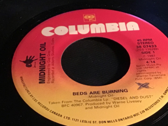 1987 single “Beds are burning” by Midnight Oil on Columbia dans Appareils électroniques  à Lévis - Image 4