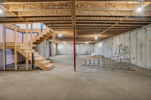 Lakefront Home and Lots For Sale in Saskatchewan in Houses for Sale in Regina - Image 36