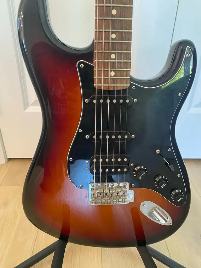 [Trades Welcome] Fender American Special Stratocaster  in Guitars in Owen Sound - Image 3