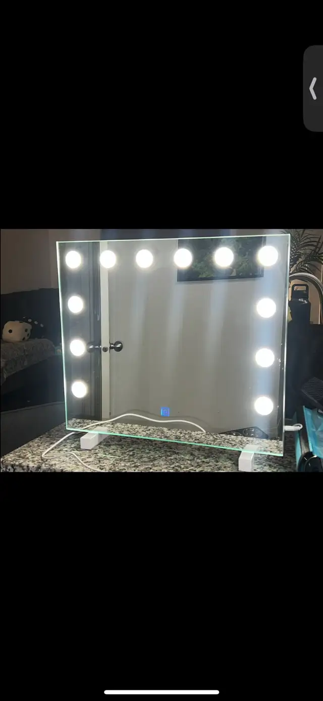 Light Up Mirror  in Home Décor & Accents in Edmonton - Image 5