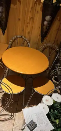 Ensemble de table pliante chaises&filière 