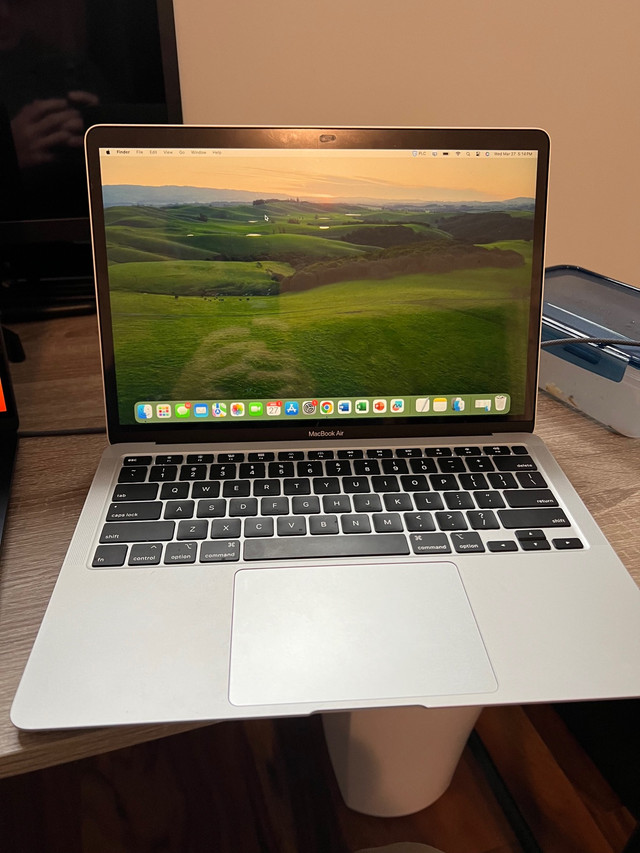 2020 MacBook Air  in Laptops in Sarnia
