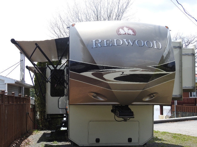 2012 REDWOOD 5th wheel, model 36RE, 38 feet in Travel Trailers & Campers in North Bay - Image 2