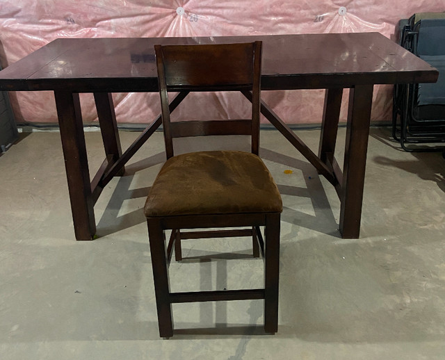 Bar height table and chairs in Dining Tables & Sets in Petawawa