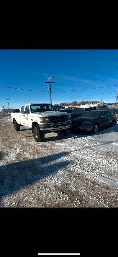 Beautiful ford f 350 from 1997, this iconic truck can do anything from taking the family on a safe a...