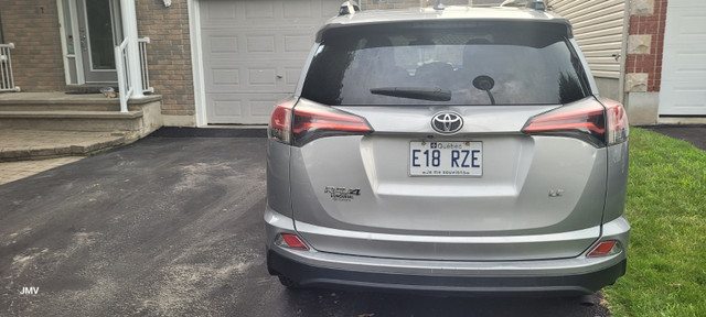 2017 Toyota RAV4 LE / ALL WHEEL DRIVE / TWO KEYS in Cars & Trucks in Gatineau - Image 3