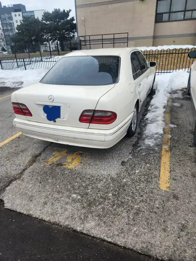 *YES THE CAR IS STILL AVAILABLE * 2001 MERCEDES E320 4MATIC WINDSHIELD IS CRACK PASSENGER REAR DOOR...