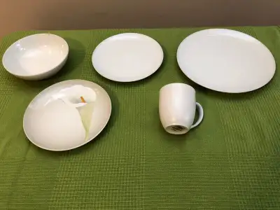 Noritake 4PC +1 bonus Place Setting - Colorwave Cream, View more
