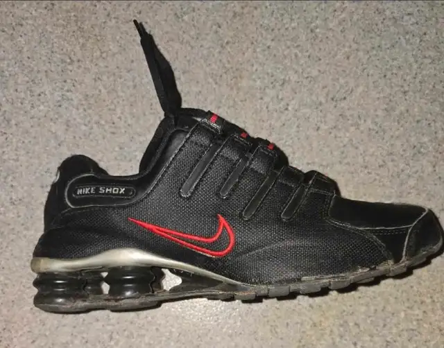 Soulier Nike SHOX  in Men's Shoes in Shawinigan - Image 2