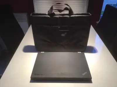 Etui portatif pour portable 15’’ large X 11’’ de hauteur , View more