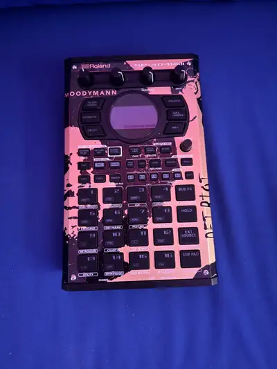 Roland SP-404MKII Moodymann Edition. Includes box. Bought new earlier this year and barely been used...