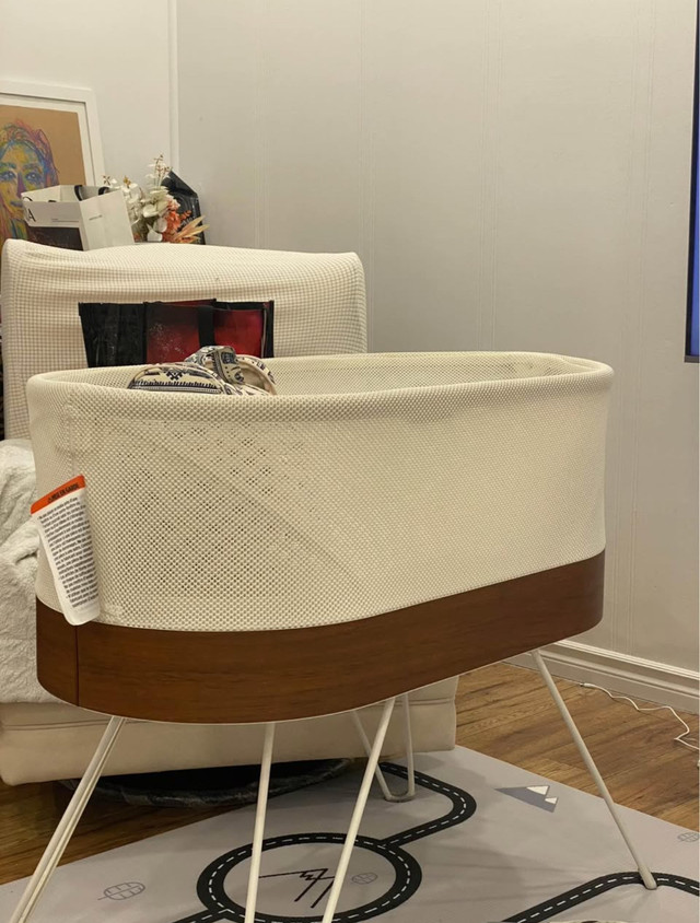 snoo Bassinet in Cribs in Barrie - Image 2