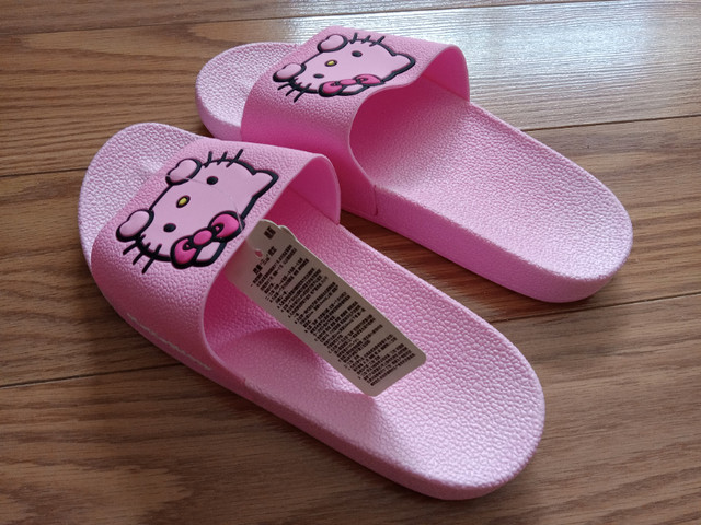*NEW* Hello Kitty sandals for sale in Women's - Shoes in City of Toronto - Image 3