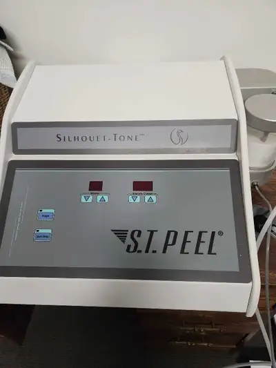 Elevate your skincare clinic's services with this pre-owned Silhouet-Tone S.T. Peel, a professional-...