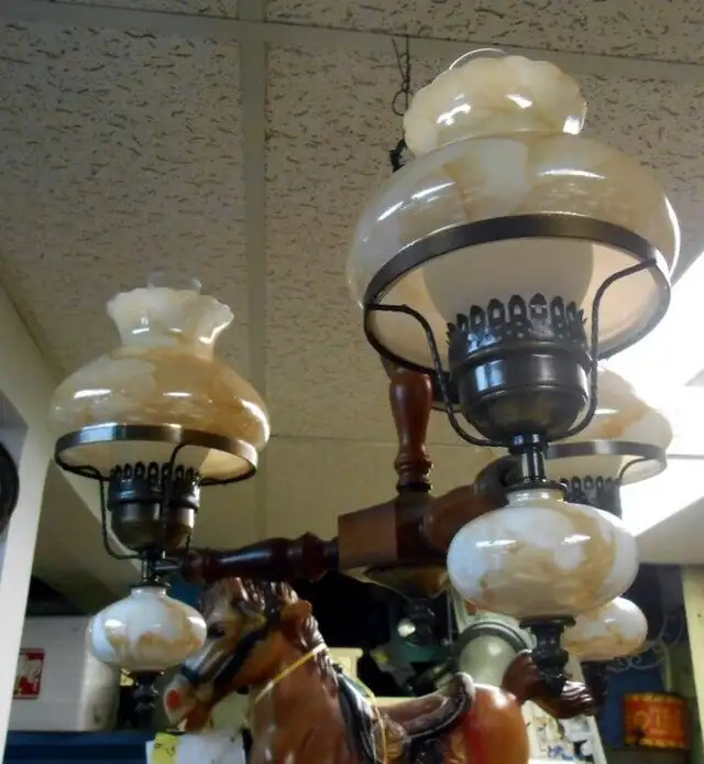 Luminaire Suspendu à 3 Branches Vintage in Indoor Lighting & Fans in Sherbrooke - Image 8