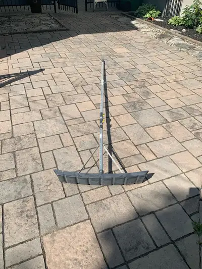 Balai à neige extensible jusqu’à 6,4 pieds