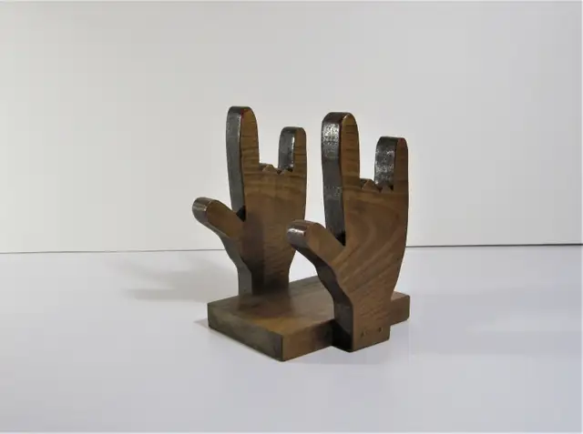 Wooden Table Top I Love You In Sign Language Book/Letter Holder in Bookcases & Shelving Units in Markham / York Region - Image 5