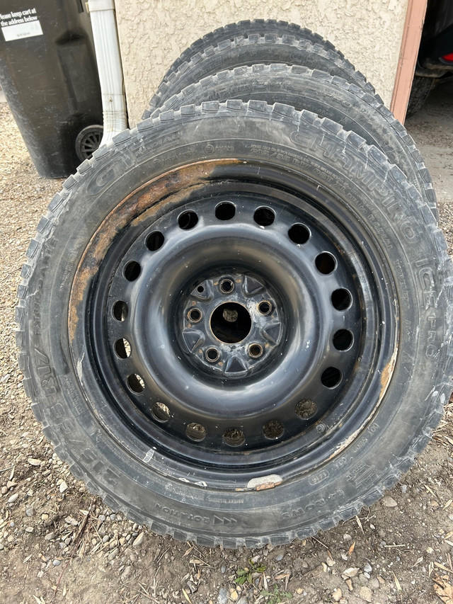 4 Honda CRV tires on rims in Tires & Rims in Calgary