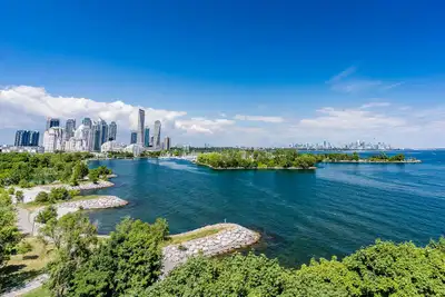Looking for Roommate – 2B/2B Lakeview Condo in Mimico, Etobicoke