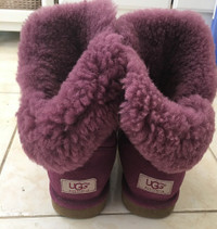 Lady or girl Ugg Authentic Boots - Elegant unique colour
