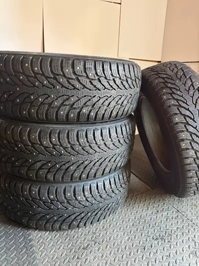 4 pneus d’hiver cloutés Nokian Tyres Hakkapeliitta 9 SUV 235/65/17 108 T Extra Load haute qualité