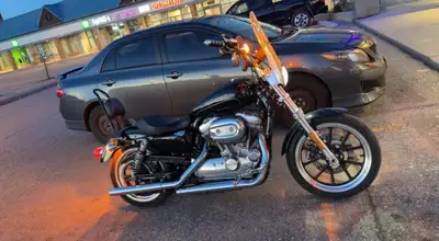 This classic, pre-owned Harley-Davidson Sportster is a fantastic ride, featuring its iconic American...