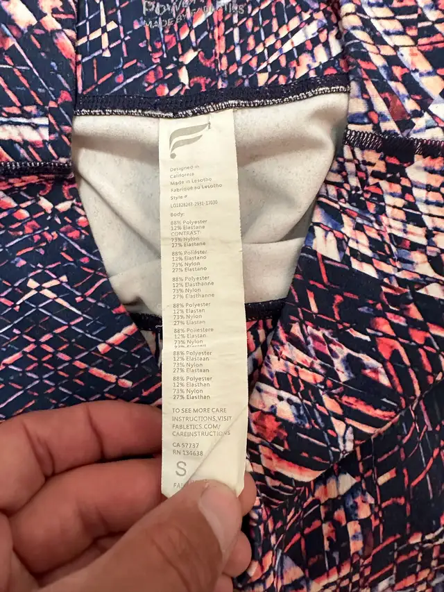 Women’s Small Leggings  in Women's - Bottoms in Mississauga / Peel Region - Image 3