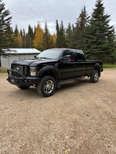 2008 F-350 Ford Harley Davison 6.8L V10 Triton 4x4 fully loaded in Cars & Trucks in Edmonton