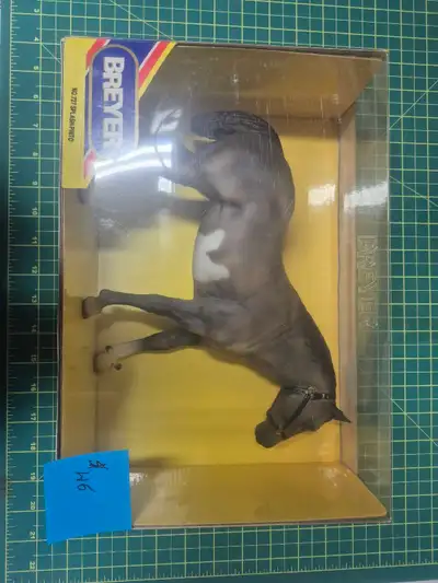 Breyer 727 splash-pinto, View more
