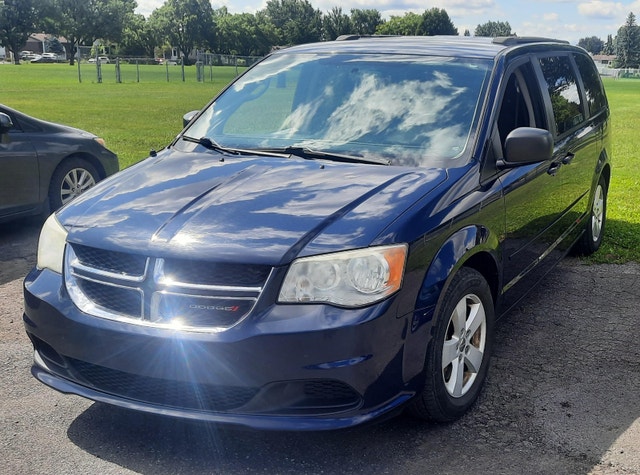 2014 Dodge Grand Caravan SXT Stow&Go avec Towing