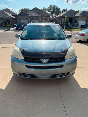 2004 Toyota Sienna LE