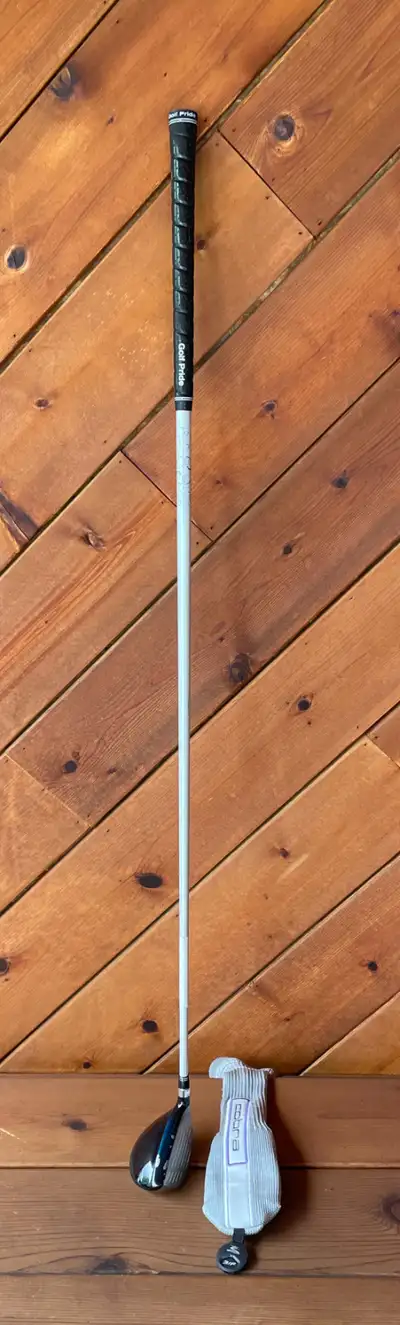 Selling woman's Cobra Baffler Rail H 3 hybrid golf club. 22 degree loft. The club and grip are in go...