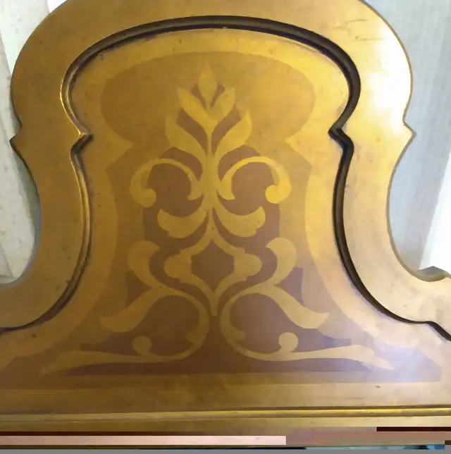 2 vintage gardner corporation wood mirrors in Home Décor & Accents in Vancouver - Image 5