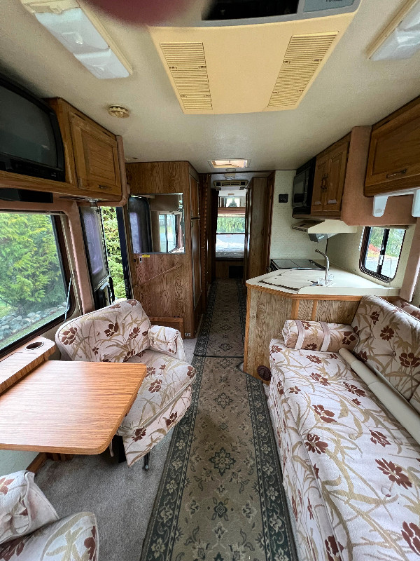 Silver Eagle 31 ft Motor Home Tiny House in RVs & Motorhomes in Cowichan Valley / Duncan - Image 2