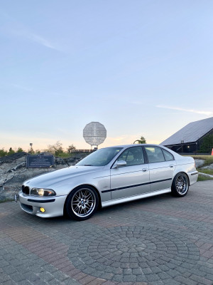 2000 BMW M5