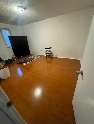 Room for rent in sharing