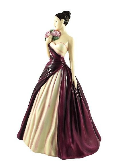 Royal Doulton Occasions 'With Love' HN 5335 Figurine in Arts & Collectibles in Markham / York Region - Image 3