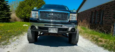 This was a project truck a few years ago for me but ended up buying a 2500 diesel so lost interest i...
