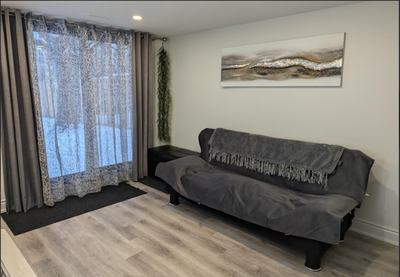 FULLY FURNISHED PRIVATE APARTMENT PRIVATE ENTRANCE & PARKING ALL UTILITIES + PARKING + ALL FIRNITURE...