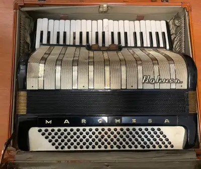 Hohner Marchesa 41-key accordion w/ case, View more