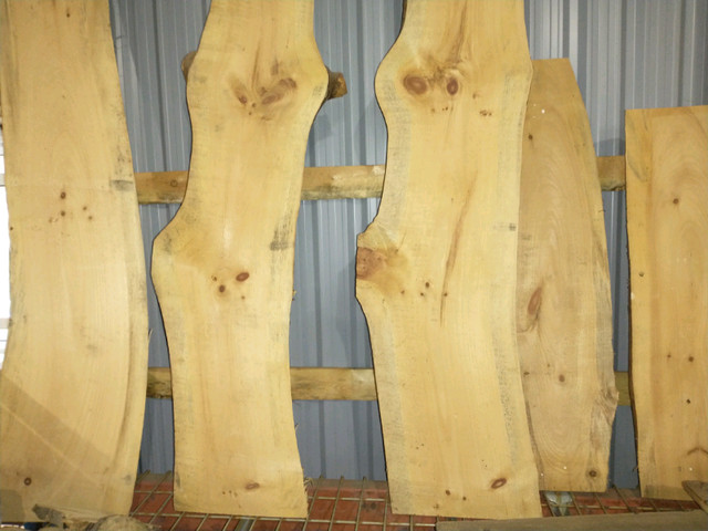 Rustic shelves or Table Wood in Home Décor & Accents in St. Catharines - Image 2