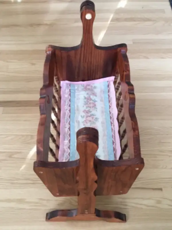 Antique baby cradle with baby in Other in Winnipeg - Image 7