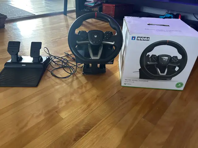Racing Wheel Overdrive For Xbox One and Xbox Series X/S in Xbox Series X & S in City of Montréal - Image 5