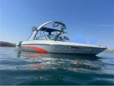 2006 Svfara SV696 Elevation Edition 540 hours, 350 Mercury Scorpion Seats 12, has 3 fat sacks and a...